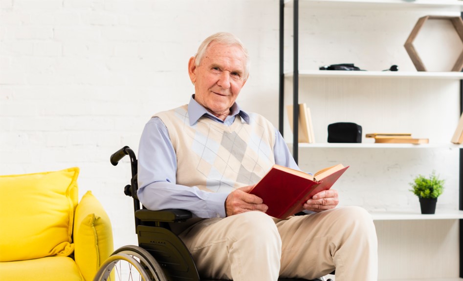 Уход за пожилыми инвалидами-колясочниками в Твери
